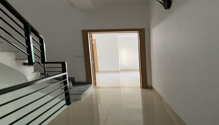 CHO THUÊ CẢ TÒA BIỆT THỰ S0NG LẬP CẦU BƯƠU, 4 TẦNG, 132M2, 7 PHÒNG, 7 WC, GIÁ 35TR